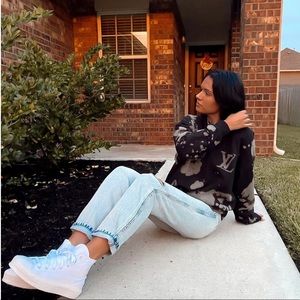 REWASHED BLEACH LV logo crew neck